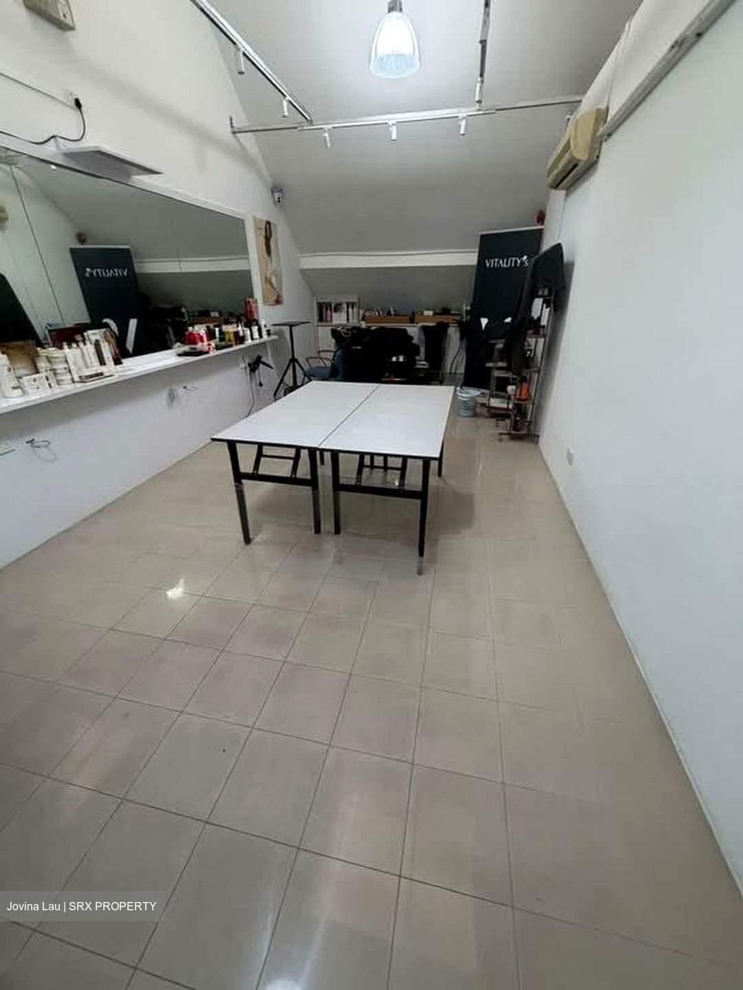 Middle Road (D7), Office #575267991